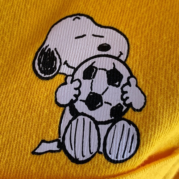 NWT Peanuts x Levi’s soccer theme tee size smalll - Picture 1 of 11